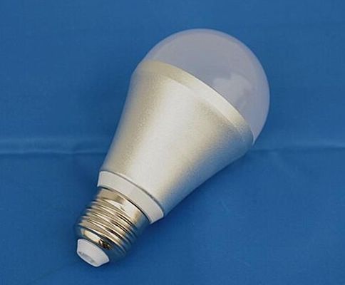 Energy saving 7W E27 Aluminum Alloy LED Bulb 600lm White / Warm white Lighting